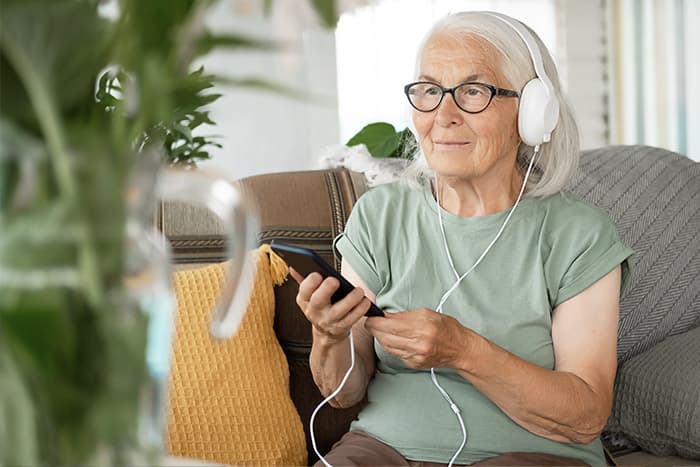 The Benefits of Music Therapy for Seniors - Image